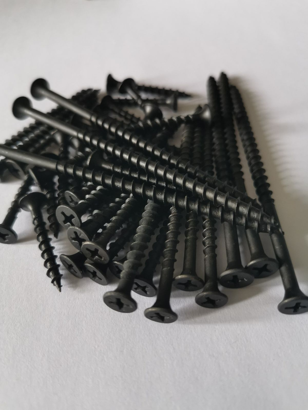 Gypsum Black Screw